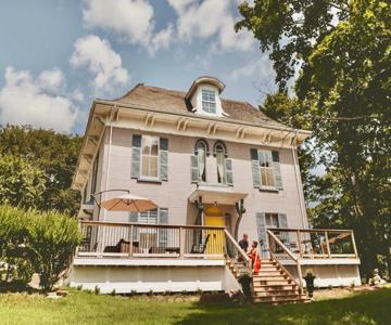 Montague Rose Bed & Breakfast