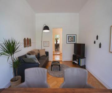 Charmante Altbauwohnung Am Rhein