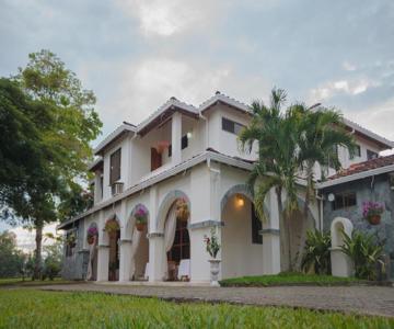 El Lugar