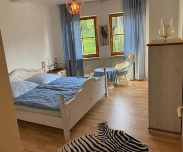 Großzügige, Helle 3,5 Zimmer Wohnung