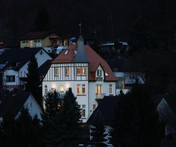 Kurhaus Trifels-Gästehaus Villa Waldfrieden