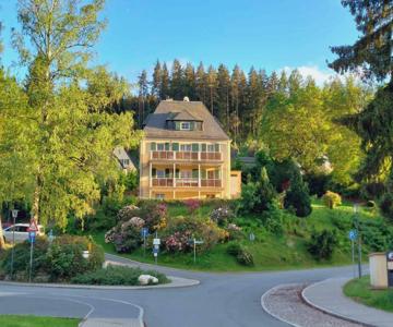 Ferienwohnungen Villa Goldbrunnen