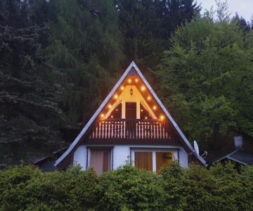 Romantisches Rückzugsnest - Waldidylle Und Bergblick