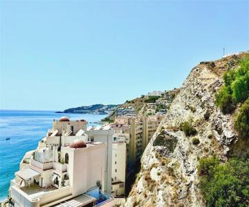 Vista Marina Con Piscina Todo El Año