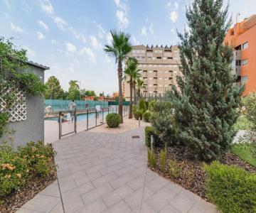 Moderno Apartamento Con Piscina Y Parking