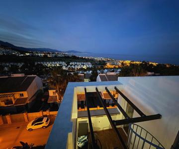 Casa Feliz - Penthouse In Manilva