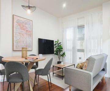 Urban Oasis Apartment With Pool & Parking