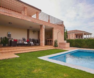 Villa Alcotán Layos By Toledo Ap