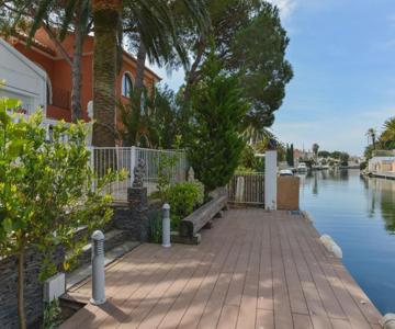 Villa Requesens On Canal