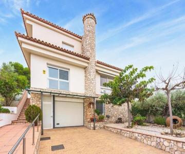 Catalunya Casas Tranquil Paradise, Private Pool And Only 200 Meters To Beach!