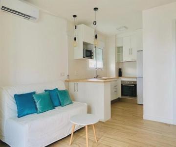 Home Caballo White Salou