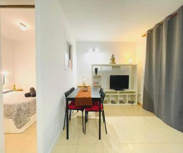 Renovado Apartamento En Zona Residencial A Pasos Del Mar