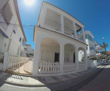 Caseta En La Playa De Oliva