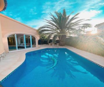 Impresionante Villa Con Piscina - Oliva Nova