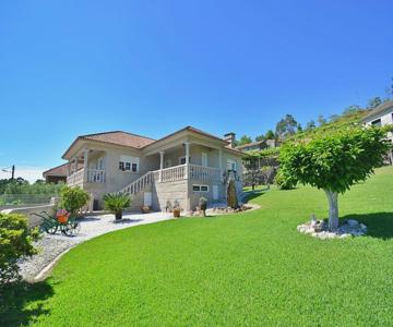 Galihost - A Casa De Otilia