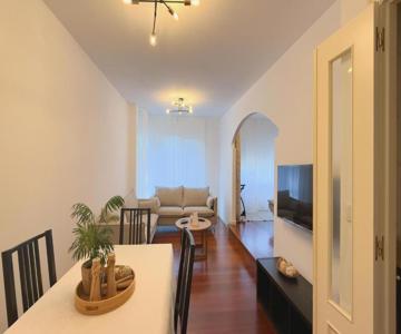 Vivienda Olga, Piso Tranquilo Con Parking A 10 Min De Santiago