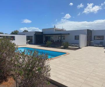 Heated & Shared Pool Villa Matriana 36a, North Shore Villas