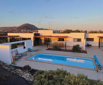 North Shore Villas, Villa Makai, Heated & Shared Pool