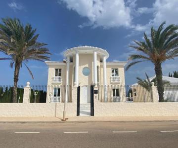 Luxus Villa, Direkt Am Mittelmeer Mit Sandstrand