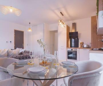 Superbe Appartement 2 Chambres - Parking Gratuit