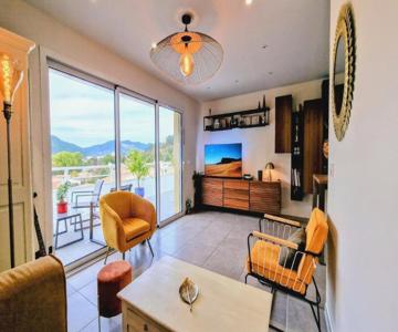 Appartement Neuf, Avec Vue Montagnes.