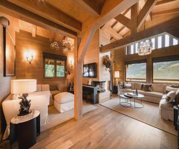 Luxury Megève Chalet, Sleeps 8 With Mountain Views And Jacuzzi