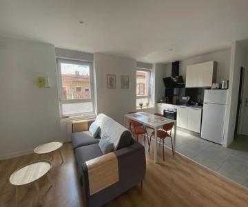 Family House - Centre Gare