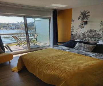 Studio Exposé Plein Sud Vu Sur Le Port De Plaisance