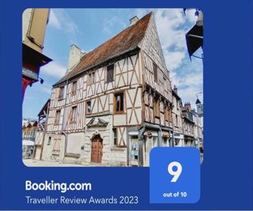 2 Pièces Totalement Rénové Au Cœur De Bourges