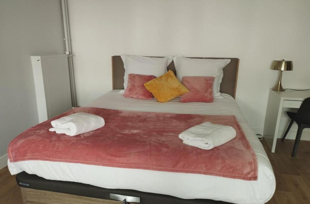 2 Lys Orleans Downtown, Free Secure Parking