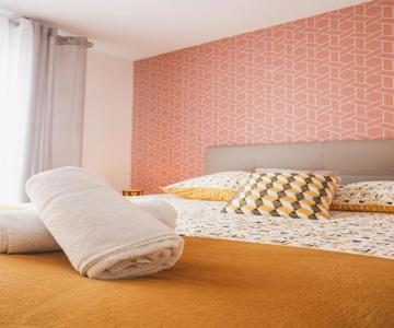 3 Lys Orleans Downtown, Free Secure Parking