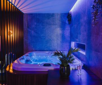 Love Room Les Private Places - Lit King Size Et Jacuzzi Privé