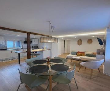 « À Deux Pas De La Petite Venise »