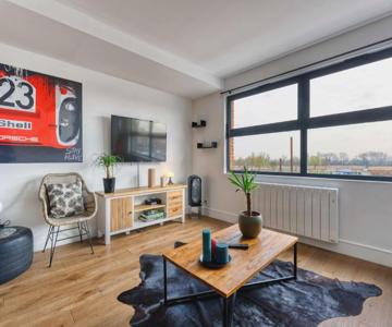 L' Annexe Du Cosmopolitain