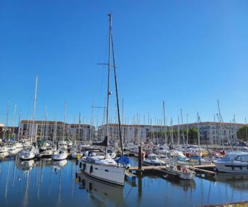 Joli Studio Confort Et Lumineux