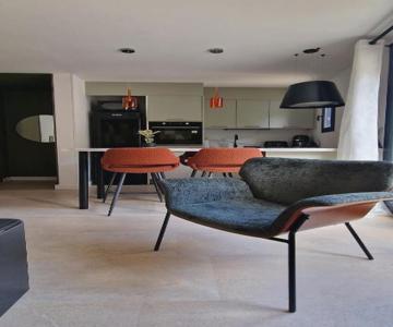 Entrez En Lice, Face à La Cité Vue Sublime