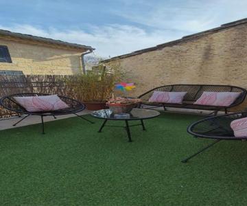 Proche D'uzès La Terrasse Du Soleil Levant