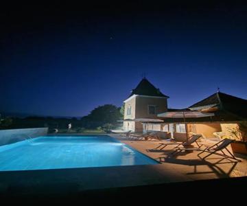 Domaine De Bôle , Maison D'hôtes