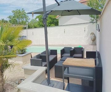 La Maison Des Hirondelles, Piscine, Billard, Ping Pong, 3 Terrasses Et Jardin
