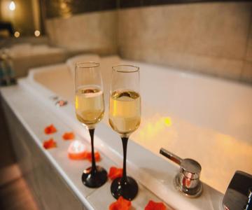 La Suite Romantique Avec Jacuzzi Au Cœur De Perpignan