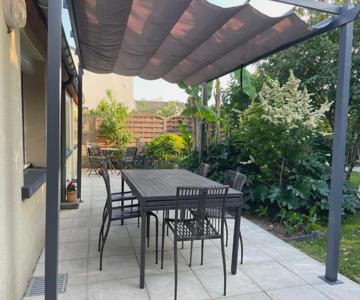 À 900 M De L'entrée Du Circuit Des 24 Heures