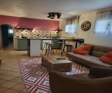 2 Pièces Avignon Intramuros Place Pie