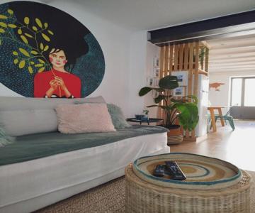 A L'ombre De La Dame