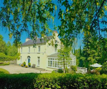 Larchmount House