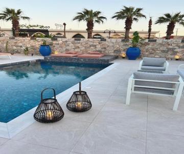 Cora May Central Villa With Private Pool 200m To The Beach