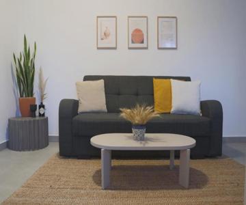 To Spitaki Sas, In Santorini!