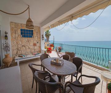 Poseidon Seafront Apartment By Rentalspro - Siviri Halkidiki