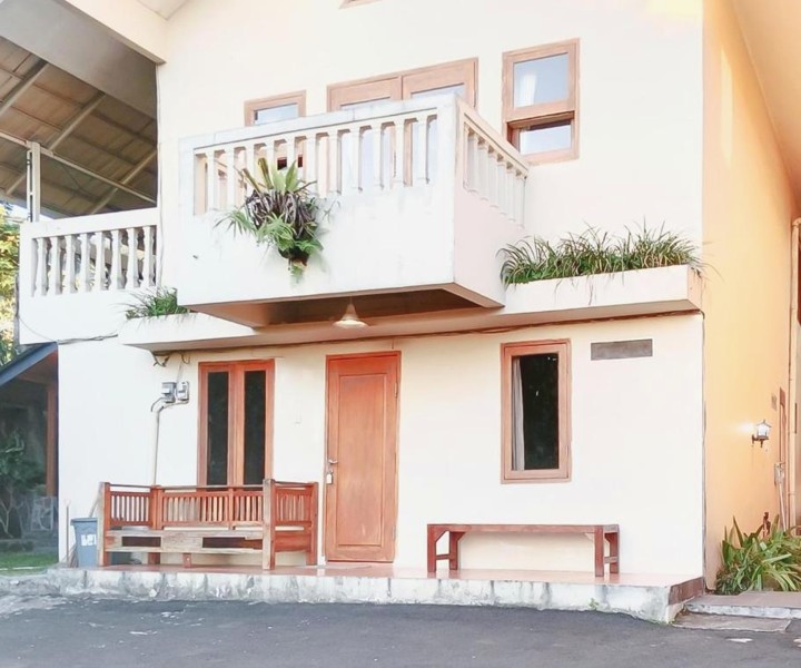 Villa d'Oasis 2 Puncak Mitra bybRedDoorz