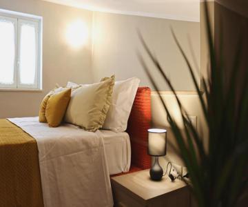 All'ombra Della Reggia