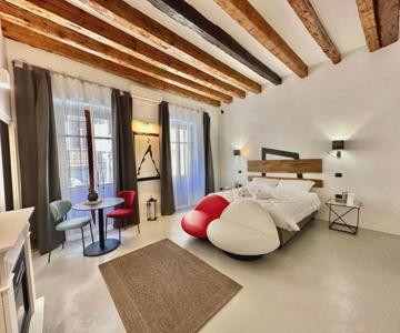 C&o Savoia Deluxe Rooms